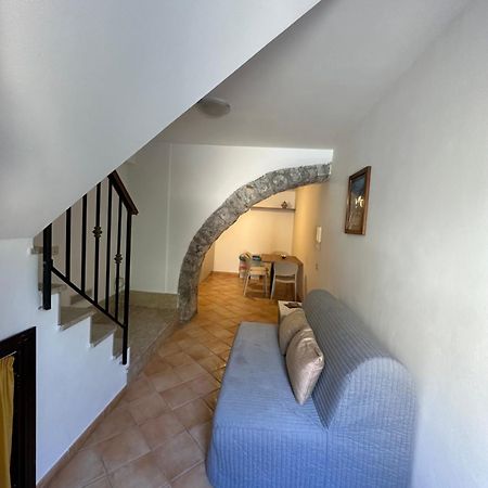 Domus Aurea Borgo House Apartment เชฟาลู ภายนอก รูปภาพ