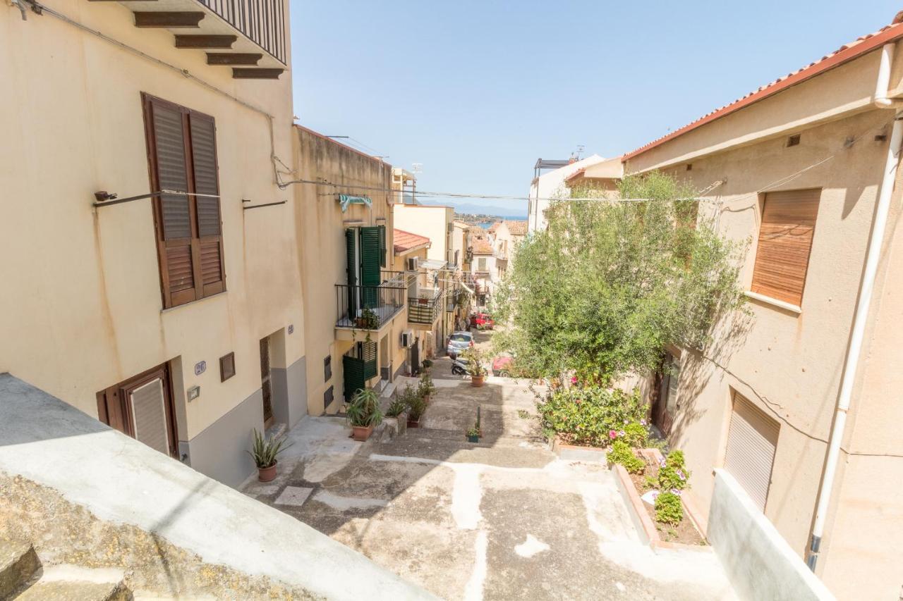 Domus Aurea Borgo House Apartment เชฟาลู ภายนอก รูปภาพ