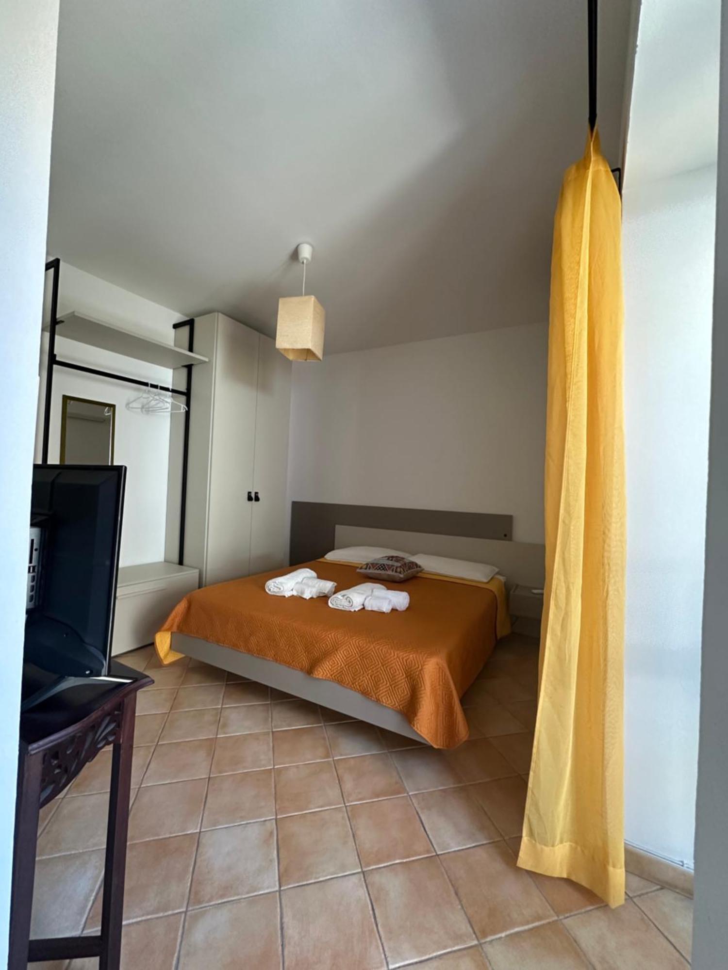 Domus Aurea Borgo House Apartment เชฟาลู ภายนอก รูปภาพ
